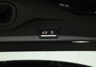 Подержанный автомобиль BMW X5 2021 года (27 фото)