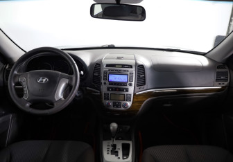 Подержанный автомобиль Hyundai Santa Fe 2011 года (10 фото)