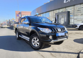 Подержанный автомобиль Mitsubishi L200 2017 года (3 фото)