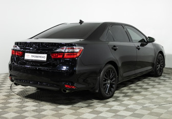 Подержанный автомобиль Toyota Camry Sedan 2017 года (5 фото)