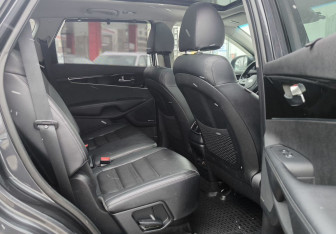 Подержанный автомобиль Kia Sorento 2018 года (21 фото)