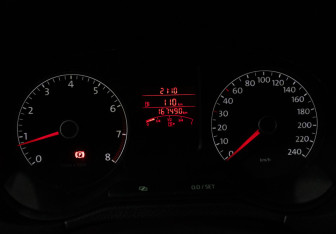 Подержанный автомобиль Volkswagen Polo Sedan 2013 года (12 фото)