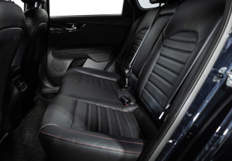 Подержанный автомобиль Kia K3 Hatchback 2019 года (10 фото)