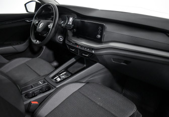 Подержанный автомобиль Skoda Octavia Liftback 2021 года (13 фото)