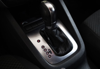 Подержанный автомобиль Volkswagen Jetta Sedan 2014 года (16 фото)