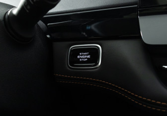 Подержанный автомобиль Changan UNI-K 2022 года (22 фото)