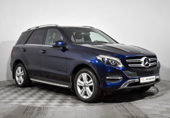Подержанный автомобиль Mercedes-Benz GLE 2017 года (3 фото)