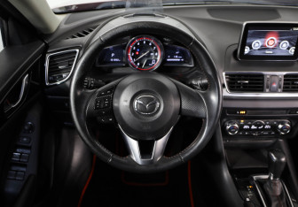 Подержанный автомобиль Mazda 3 Sedan 2014 года (10 фото)