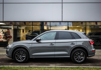 Подержанный автомобиль Audi Q5 2020 года (8 фото)