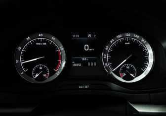 Подержанный автомобиль Skoda Karoq 2020 года (12 фото)