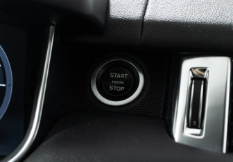 Подержанный автомобиль Land Rover Range Rover Sport 2017 года (17 фото)