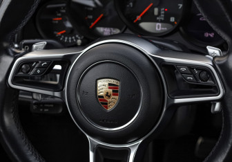 Подержанный автомобиль Porsche 911 Coupe 2016 года (21 фото)