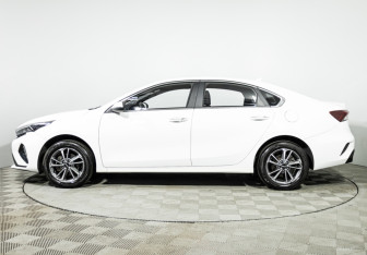 Подержанный автомобиль Kia K3 Sedan 2023 года (8 фото)