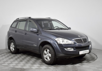 Подержанный автомобиль SsangYong Kyron 2010 года (3 фото)