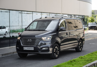 Подержанный автомобиль Hyundai Grand Starex 2018 года (3 фото)