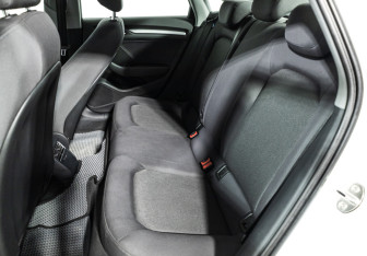 Подержанный автомобиль Audi A3 Sedan 2018 года (10 фото)