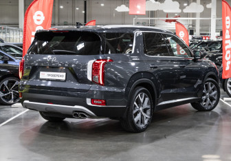 Подержанный автомобиль Hyundai Palisade 2022 года (5 фото)
