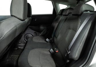 Подержанный автомобиль Nissan Qashqai 2009 года (10 фото)