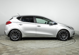 Подержанный автомобиль Kia Ceed Hatchback 2014 года (4 фото)