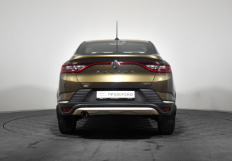 Подержанный автомобиль Renault Arkana 2020 года (6 фото)