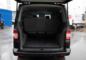 Подержанный автомобиль Volkswagen Caravelle 2008 года (23 фото)