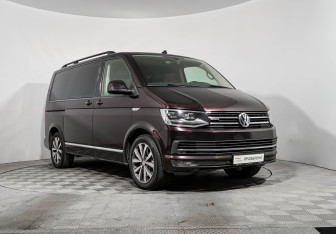 Подержанный автомобиль Volkswagen Multivan 2017 года (3 фото)