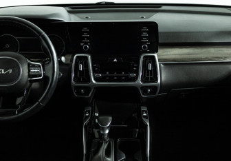 Подержанный автомобиль Kia Sorento 2021 года (14 фото)