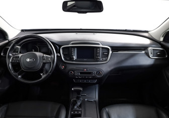 Подержанный автомобиль Kia Sorento 2019 года (10 фото)