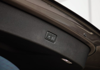 Подержанный автомобиль Audi Q7 2017 года (31 фото)