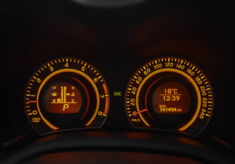 Подержанный автомобиль Toyota Corolla Sedan 2007 года (17 фото)