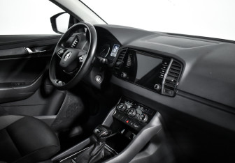 Подержанный автомобиль Skoda Karoq 2021 года (13 фото)