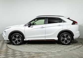 Подержанный автомобиль Mitsubishi Eclipse Cross 2021 года (8 фото)