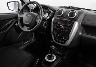 Подержанный автомобиль LADA (ВАЗ) Granta Liftback 2017 года (9 фото)