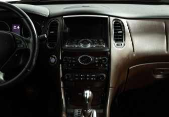 Подержанный автомобиль Infiniti EX 2012 года (13 фото)