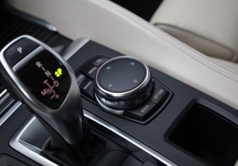 Подержанный автомобиль BMW X6 2016 года (14 фото)