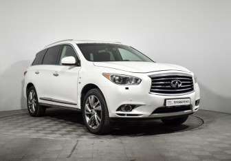 Подержанный автомобиль Infiniti QX60 2014 года (3 фото)