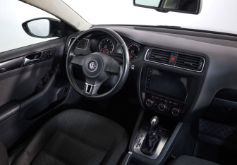 Подержанный автомобиль Volkswagen Jetta Sedan 2014 года (7 фото)