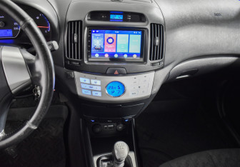 Подержанный автомобиль Hyundai Elantra Sedan 2011 года (18 фото)