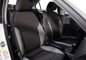 Подержанный автомобиль Skoda Rapid Liftback 2021 года (18 фото)