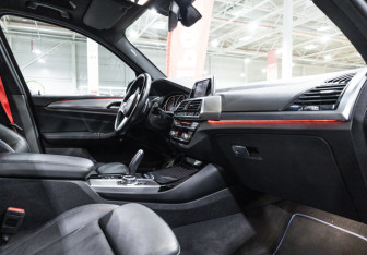 Подержанный автомобиль BMW X3 2019 года (19 фото)