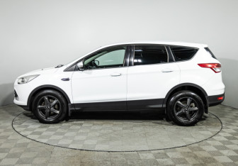 Подержанный автомобиль Ford Kuga 2014 года (8 фото)