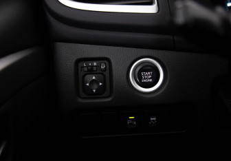 Подержанный автомобиль Mitsubishi Pajero Sport 2022 года (21 фото)
