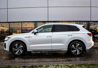 Подержанный автомобиль Volkswagen Touareg 2021 года (9 фото)