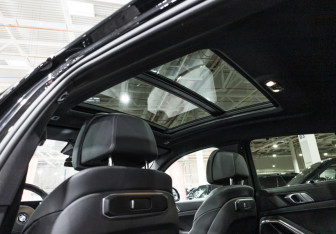Подержанный автомобиль BMW X6 2023 года (33 фото)