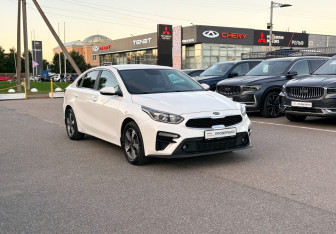 Подержанный автомобиль Kia Cerato Sedan 2020 года (3 фото)