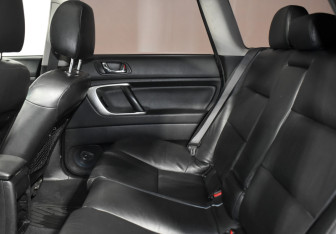 Подержанный автомобиль Subaru Outback Wagon 2007 года (13 фото)