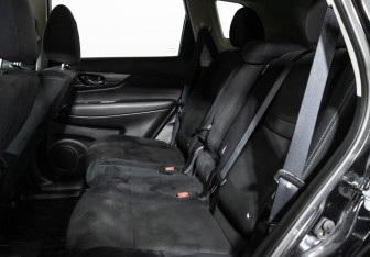 Подержанный автомобиль Nissan X-Trail 2017 года (10 фото)