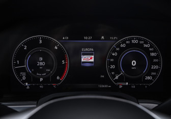 Подержанный автомобиль Volkswagen Touareg 2021 года (16 фото)