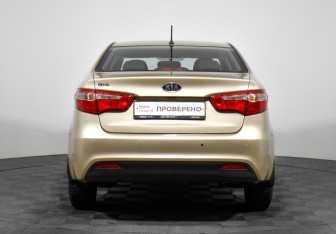 Подержанный автомобиль Kia Rio Sedan 2012 года (6 фото)