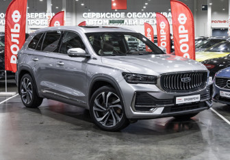 Подержанный автомобиль Geely Monjaro 2023 года (5 фото)